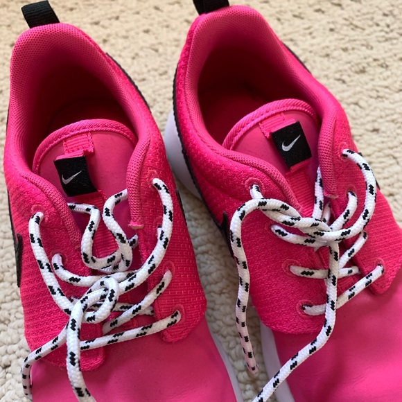 Nike Hot Pink Sneaker Runner Running Shoes - Picture 5 of 8